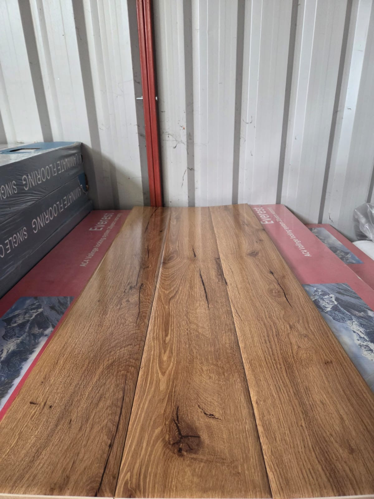 Rome Oak 12mm High Gloss Laminated Flooring