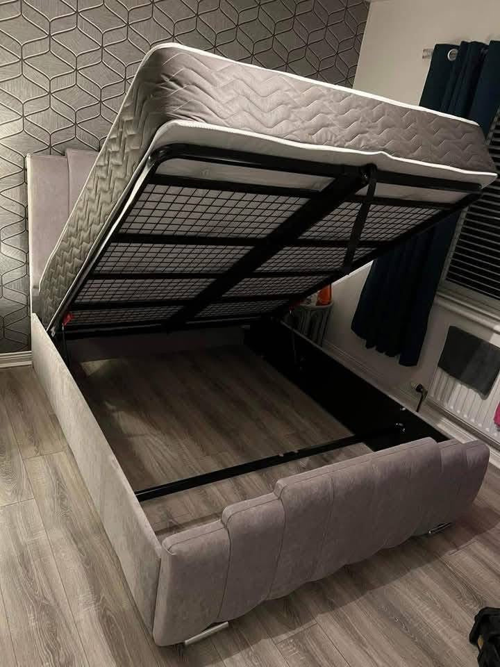 Newcastle ( Frame ) Beds
