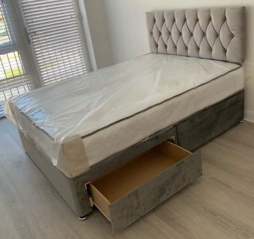 Chesterfield ( Divan ) Beds