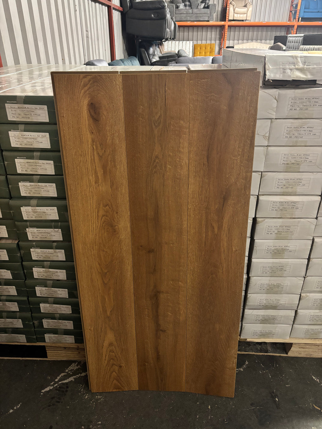 Mountain Nordic Oak Laminated Flooring 8mm