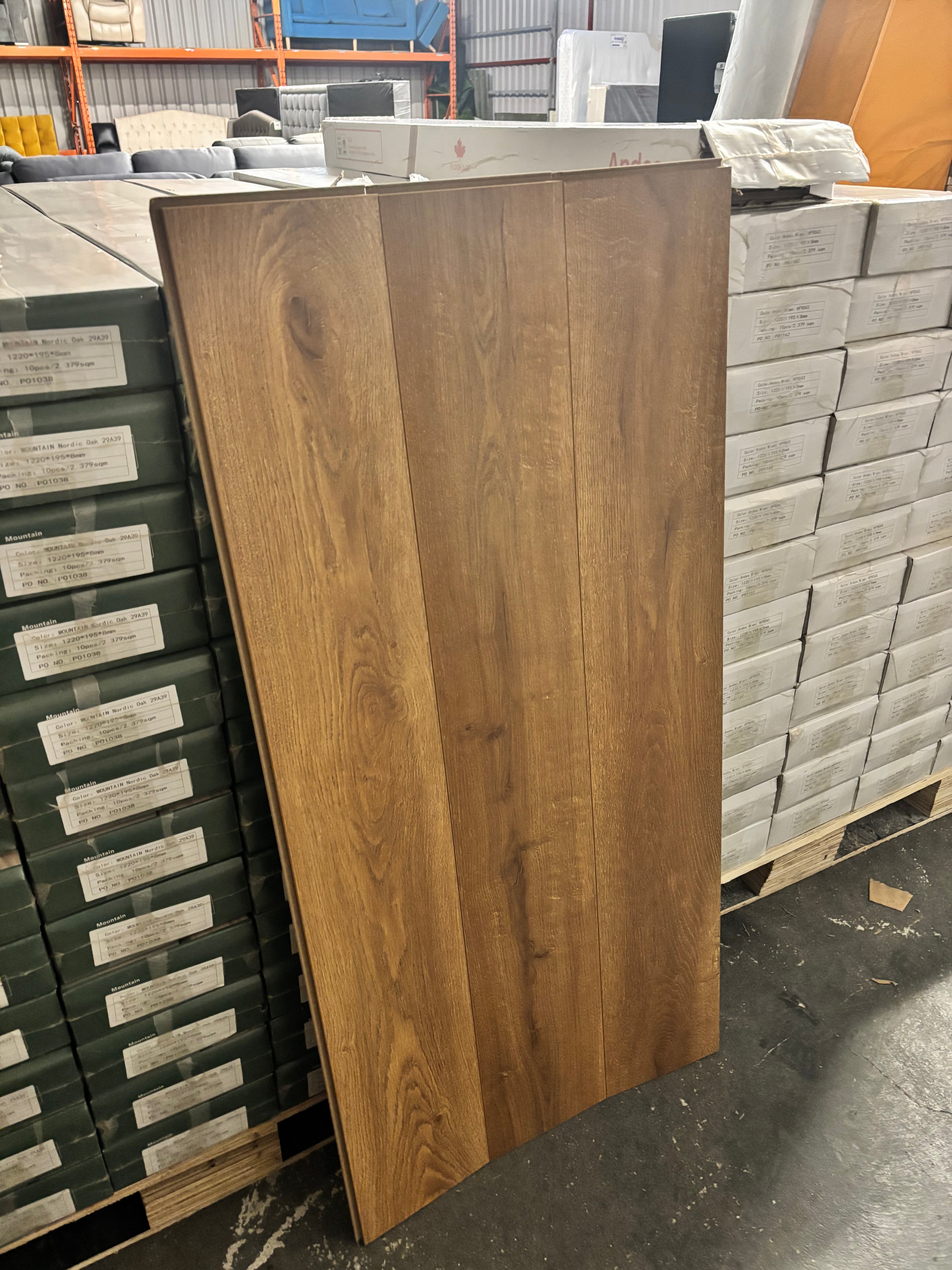 Mountain Nordic Oak Laminated Flooring 8mm