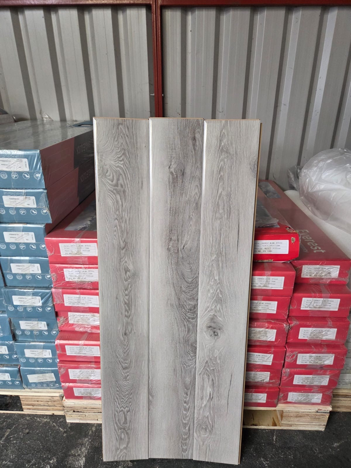 Seattle Grey 12mm High Gloss Laminated Flooring