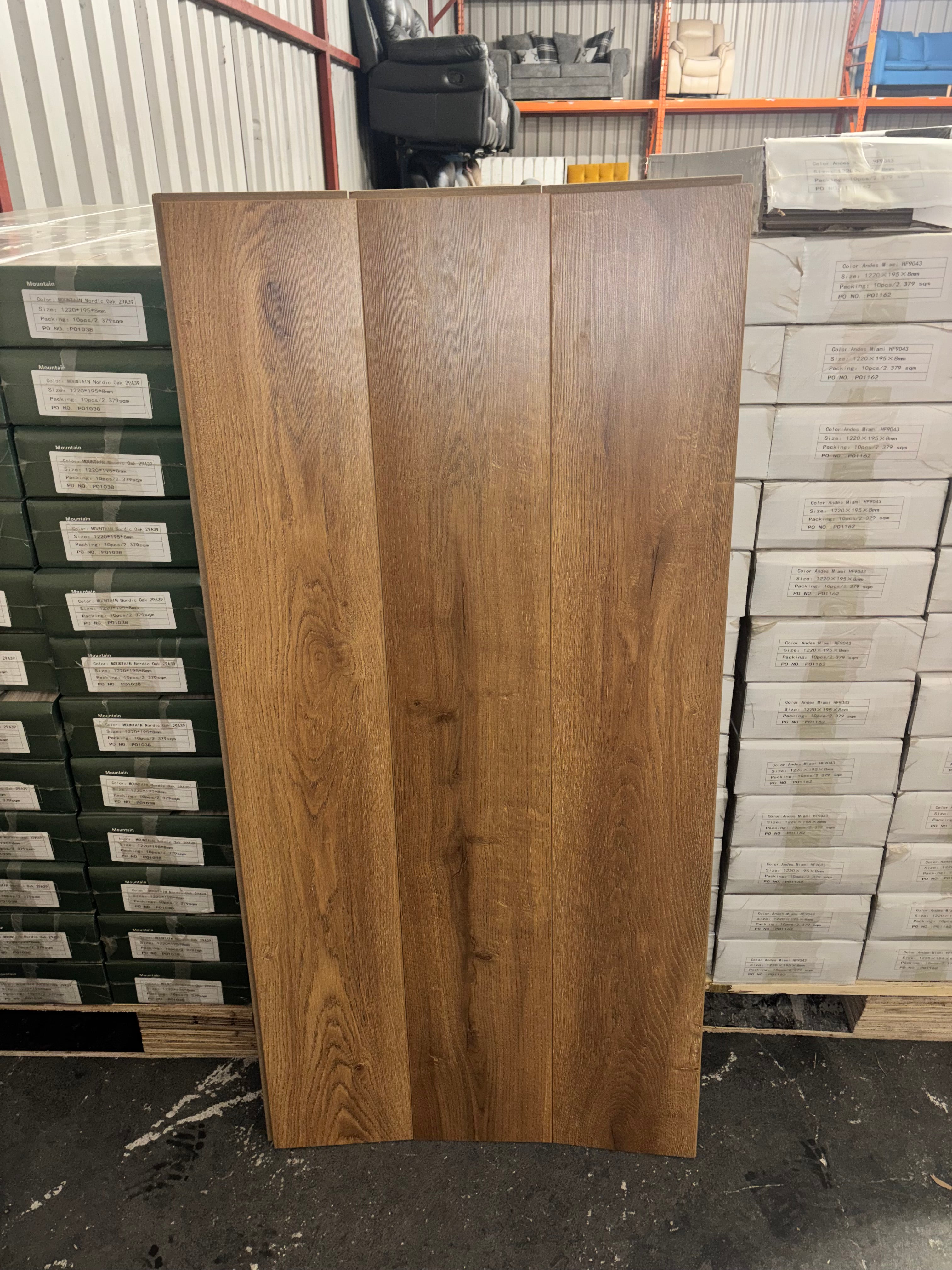 Mountain Nordic Oak Laminated Flooring 8mm