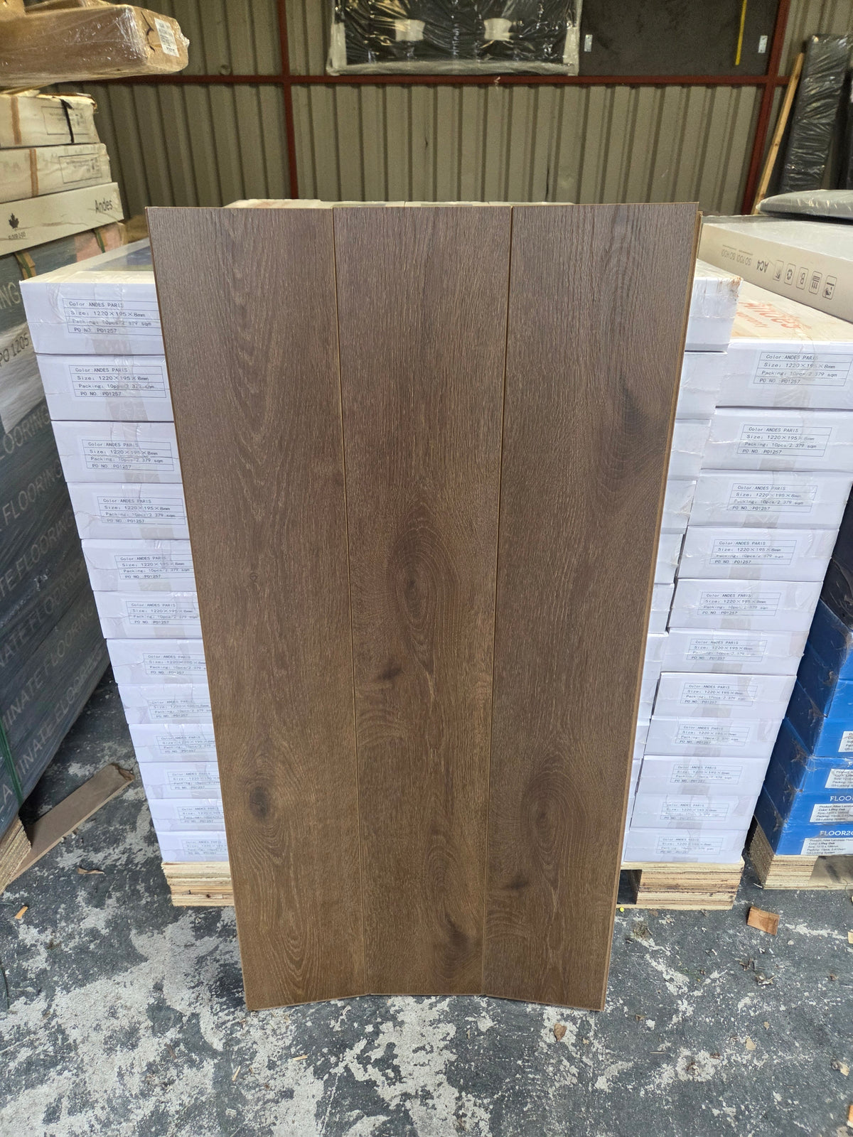 Bourbon Walnut Oak Laminated Flooring 8mm