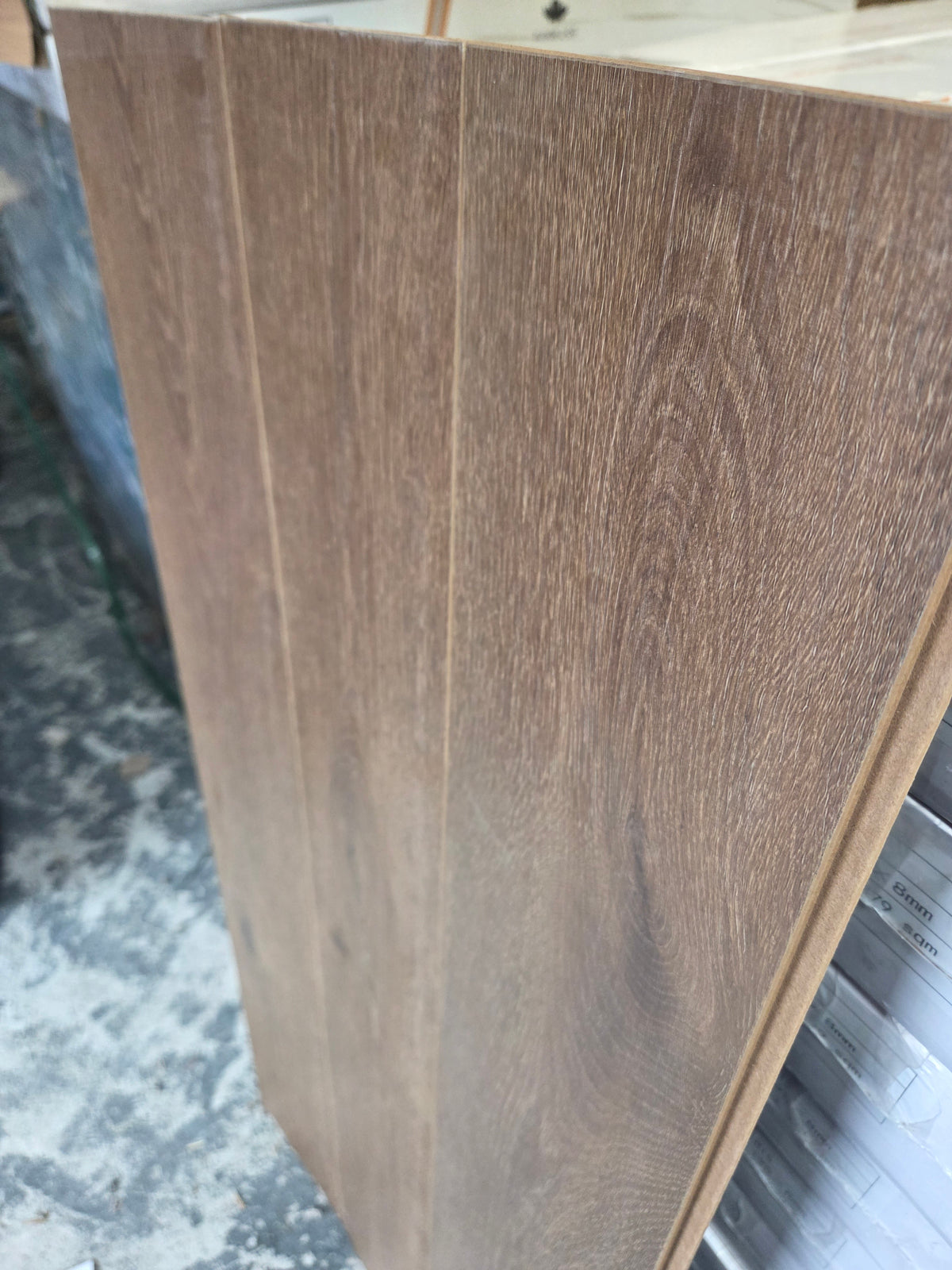 Bourbon Walnut Oak Laminated Flooring 8mm